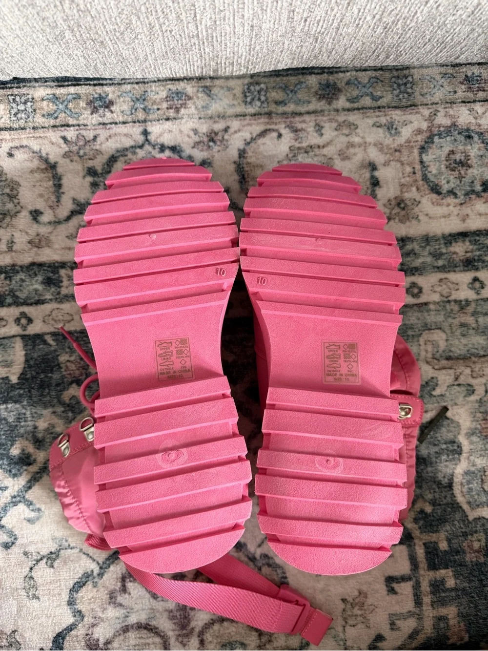 Azalea Wang bold pink